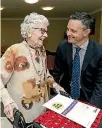  ??  ?? Margaret Burns, 102, questions Statistics Minister James Shaw about the census.