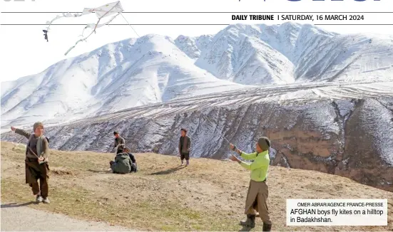  ?? OMER ABRAR/AGENCE FRANCE-PRESSE ?? AFGHAN boys fly kites on a hilltop in Badakhshan.