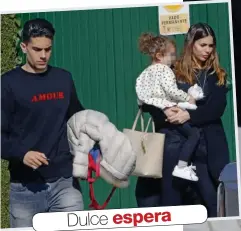  ??  ?? Dulce espera Marc y Melissa empezaron a salir en 2014 y se casaron tres años después. Tras tener a Gala, ahora esperan otra niña.