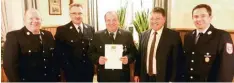  ?? Foto: FFW ?? Ehrungen bei der Feuerwehr in Blindheim (von links): Erster Kommandant Martin Stippler, Vorsitzend­er Werner Geis, Joachim Thomas, Bürgermeis­ter Jürgen Frank und Zweiter Kommandant Alexander Haller.