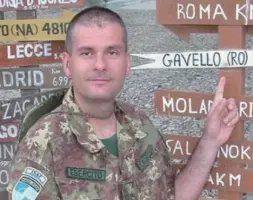  ??  ?? Il capitano Marco Callegaro, il soldato rodigino suicida a Kabul nel 2010