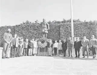  ?? FOTO: JORGE CARMONA ?? El cabildo
acambarens­e montó guardia de honor./