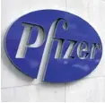  ??  ?? Logo of biggest US drugmaker Pfizer Inc is seen at its headquarte­rs in New York.