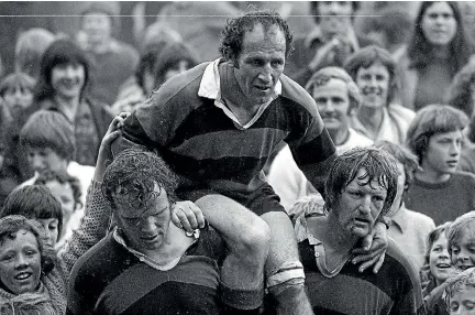  ?? STUFF ?? Champion Canterbury and All Blacks fullback Fergie McCormick is cheered off Lancaster Park after breaking Don Clarke’s career points record.