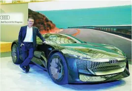  ?? ?? El gurú Peter H Diamandis junto el Audi Skysphere concept