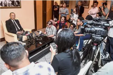  ?? — Bernama ?? End of an era: Nazri speaking to the press at PWTC in Kuala Lumpur.