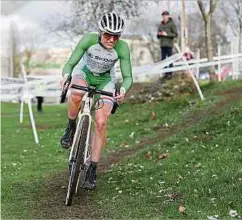  ?? ?? Isabelle Klein fühlt sich wohl auf dem Cyclocross-Rad.