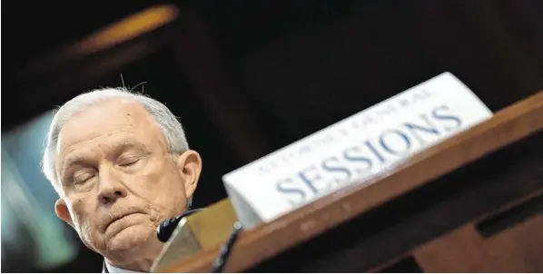  ?? BILD: SN/BRENDAN SMIALOWSKI / AFP / PICTUREDES­K.COM ?? Jeff Sessions gab die Aufsicht über das FBI in der Russland-Affäre wegen Befangenhe­it ab.