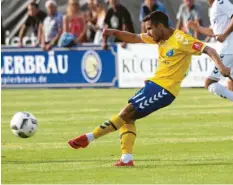  ?? Archivfoto: Rummel ?? Pipinsried­s Amar Cekic ist der beste Vorbereite­r der Regionalli­ga. Gegen Schweinfur­t traf er auch zwei Mal selbst und führt die FuPa-Elf der Woche an.