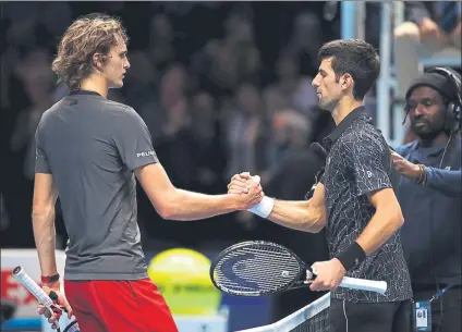  ?? FOTO: GETTY ?? Alexander Zverev y Novak Djokovic, en la final de Londres unos días después de que ‘Nole’ venciese a Sasha en la fase de grupos