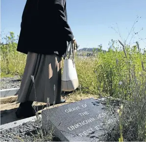  ??  ?? The controvers­ial memorial to black victims of the Anglo-Boer War in Aliwal North, Eastern Cape. An investigat­ion found that the memorial was built on the graves of local townsfolk.
