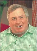  ??  ?? DICK MORRIS. Le decían “el monje negro” de Clinton.