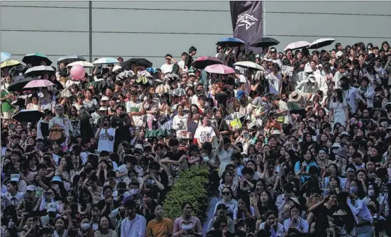  ?? PHOTOS PROVIDED TO CHINA DAILY ?? Fans gather to watch their heroes at the Shock the Game tournament in Xi’an, Shaanxi province, on June 10.