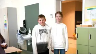  ?? ?? Sigurd Husby Andresen og Emily Hoholm Omdal er to av elevene som har klasserom i det nye skolebygge­t. De er sikre på at de kommer til å trives.