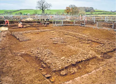  ?? ?? UNCOVERED: Above, the walls of a domestic building revealed during the excavation of Blackgroun­ds. Achaeologi­sts also found – from left – Roman coins, a female deity scale weight and a pewter plate, among many other artefacts.