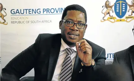  ?? /VATHISWA RUSELO ?? Gauteng education MEC Panyaza Lesufi has instructed Northcliff High School to withdraw its practice of issuing concession cards for pupils to vary the school uniform.