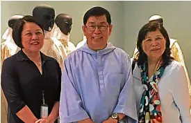  ?? —CHECHE V. MORAL ?? DomMartin with Ayala Museum director Mariles Gustilo (left) and Patricia Araneta