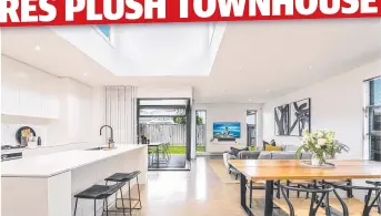  ?? ?? This Hamlyn Heights townhouse sold in just three minutes at auction on Saturday.