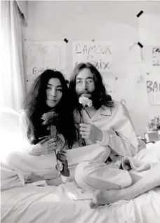  ??  ?? Ono and husband, singersong­writer John Lennon