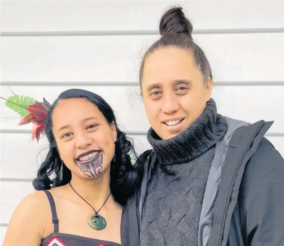  ?? ?? Kahu Pihema and her mum, Sharon, share their story of vaping addiction to warn others.