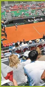  ??  ?? TODO MUY TIBIO. Poco público en Parque Sarmiento para el debut de Argentina. No jugó Del Potro, el más convocante.