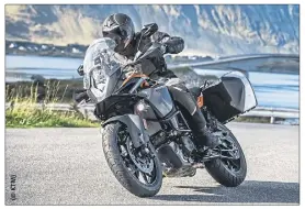  ??  ?? La KTM  Adventure est une moto bourrée de qualités. De plus, elle fait partie des moins chères de sa catégorie.