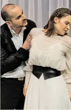  ?? BILD: SN/SCHAUSPIEL­HAUS/JAN FRIESE ?? Bülent Özdil als Marinelli mit Kristina Kahlert als Titelfigur Emilia Galotti.