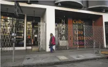  ?? Gabrielle Lurie / The Chronicle ?? Stores that can conduct sales or delivery at curbside will be able to do business in San Francisco beginning Monday.