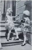  ??  ?? Auch Uroma Eleonore Ehrhart spielte 1928 beim Schützenth­eater mit.