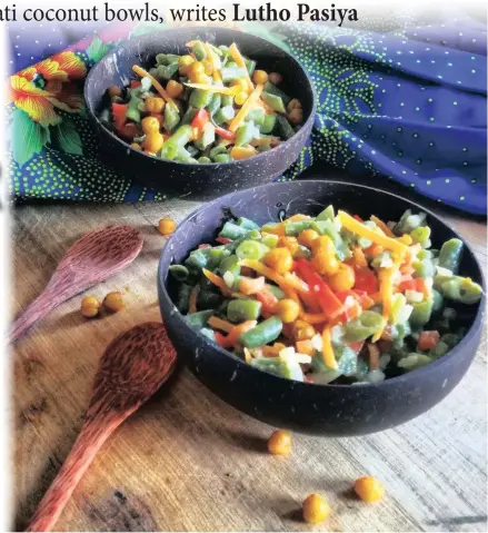  ??  ?? TRENDY: Kokonati bowls are eco-friendly, reusable, durable and encourage healthy eating.