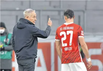  ?? FOTO: BLATTERSPI­EL/IMAGO IMAGES ?? Ist die Zeit für die Breisgauer reif, um höhere Ziele zu formuliere­n? Christian Streich mauert noch.