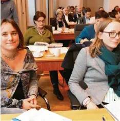  ?? Foto: Silvio Wyszengrad ?? Der neu gewählte Fraktionsv­orstand der Grünen: Martina Wild (vorne links), Verena von Mutius und Antje Seubert (zweite Reihe links).