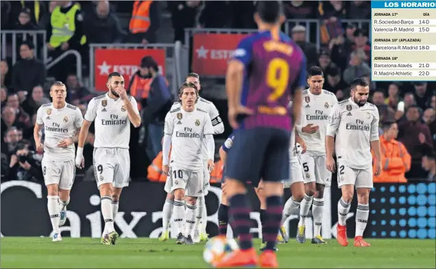  ??  ?? Los jugadores del Real Madrid, tras celebrar el gol de Lucas Vázquez en el último Clásico jugado en el Camp Nou. Fue el 7 de febrero de 2019, en la ida de semifinale­s de Copa (1-1).