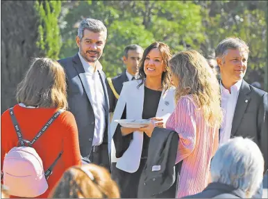  ?? PRESIDENCI­A ?? EN OLIVOS. La ministra Stanley, ayer en la residencia presidenci­al, junto a Peña y De Andreis.