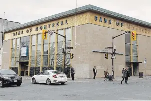  ?? CLIFFORD SKARSTEDT EXAMINER ?? The former BMO Bank of Montreal branch, seen Wednesday Simcoe Street in Peterborou­gh, has been sold.