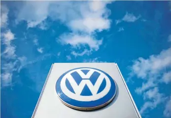  ?? FOTO: DPA ?? Bei der Bußgeldsum­me gegen VW hat die Staatsanwa­ltschaft Braunschwe­ig auch berücksich­tigt, dass die Durchsetzu­ng zivilrecht­licher Zahlungsan­sprüche von Bürgern gegen VW nicht gefährdet werden soll.