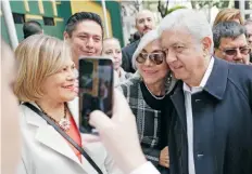  ??  ?? Andrés Manuel López Obrador, de gira por Tacámbaro, Michoacán, señala que el lunes el PRI destapó al representa­nte de la mafia del poder.