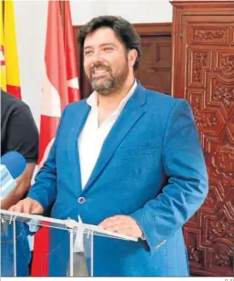 ?? D. S. ?? El ex alcalde de Lora del Río Antonio Miguel Enamorado.