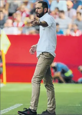  ?? FOTO: P. M. ?? Pablo Machín El entrenador del Girona siguer después del histórico ascenso a Primera