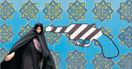  ?? [ AFP ] ?? Die Trump-Regierung setzt dem iranischen Regime die Pistole auf die Brust. Die Führung in Teheran reagiert mit harschen Tönen gegen Washington.