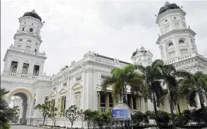  ??  ?? Masjid sultan Abu Bakar, Johor Baru stands proud. — Abdul rahman Embong/ The star