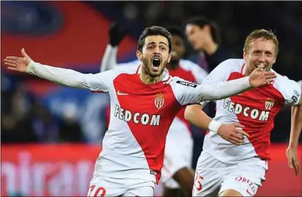  ??  ?? Bernardo Silva (à gauche) et ses coéquipier­s tournent à une moyenne de près de 3 buts par match en championna­t.