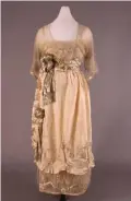  ??  ?? Below: A Lucile wedding dress worn by a bride from Michigan in 1918.