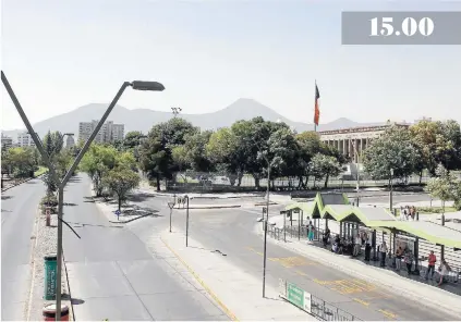  ?? FOTO: NICOLAS ANGULO. ?? Así se ven los paraderos del sector Escuela Militar, casi sin vehículos.