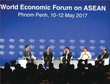  ?? HENG CHIVOAN ?? Asean leaders at a panel during the World Economic Forum on Asean 2017 held yesterday in Phnom Penh.