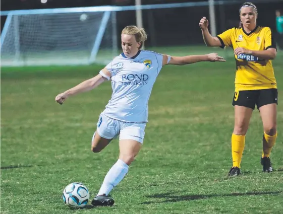 ?? Picture: CRAIG CLIFFORD/SPORTSPICS ?? Mackenzie Akins played a starring role for Gold Coast United in Saturday night’s thrilling 3-3 NPL Women’s draw with Easts.