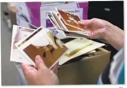  ?? FBI ?? ‘THE SUSPECT CAN’T QUIT’ At top, a ransacked drawer at the one of the homes hit by the East Area Rapist. Middle and bottom, fingerprin­ts and crime scene photograph­s.