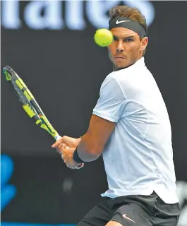  ??  ?? Espanhol Rafael Nadal estreia com bom triunfo no Aberto da Austrália