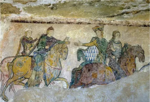  ??  ?? Chef-d’oeuvre du xiie siècle, cette fresque de la chapelle SainteRade­gonde (Chinon) représente une chevauchée royale, ou une partie de chasse, avec différents membres de la famille Plantagenê­t, dont Aliénor d’Aquitaine et ses fils.