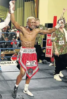 ?? Picture: STEPHANIE LLOYD ?? A NEW WAY: Lusanda Komanisi has jumped to the lightweigh­t division after campaignin­g in the featherwei­ght for the better part of his pro career.